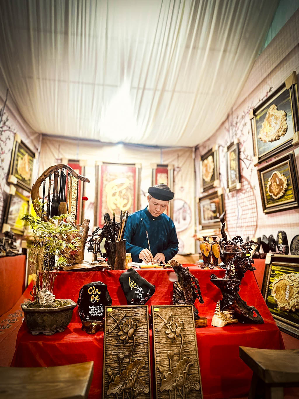 Craft elegant scripts in a Hue calligraphy workshop